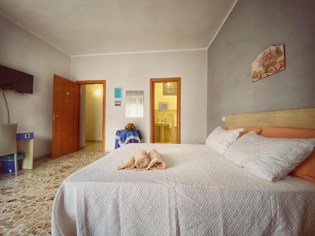 La Pietra Preziosa Bed & Breakfast Кротоне Екстериор снимка