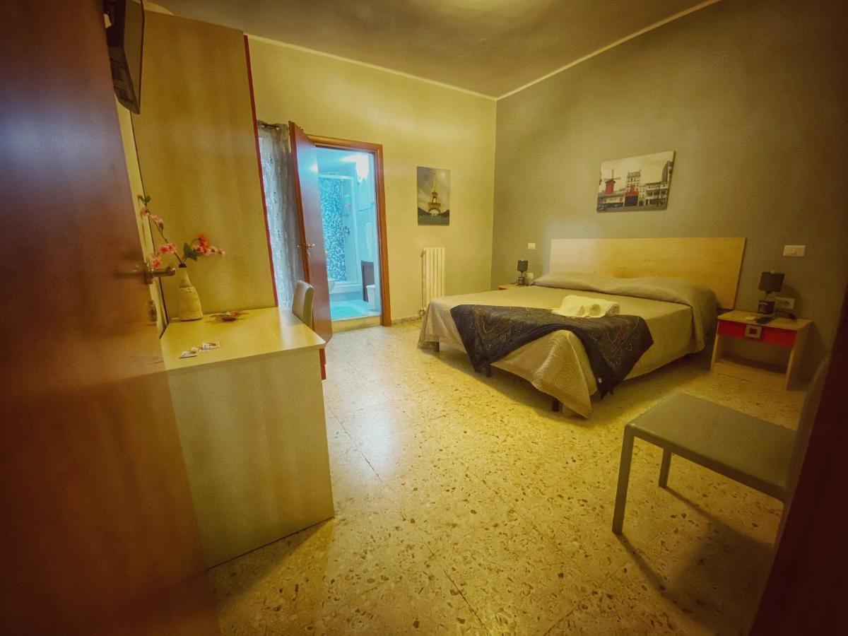 La Pietra Preziosa Bed & Breakfast Кротоне Екстериор снимка