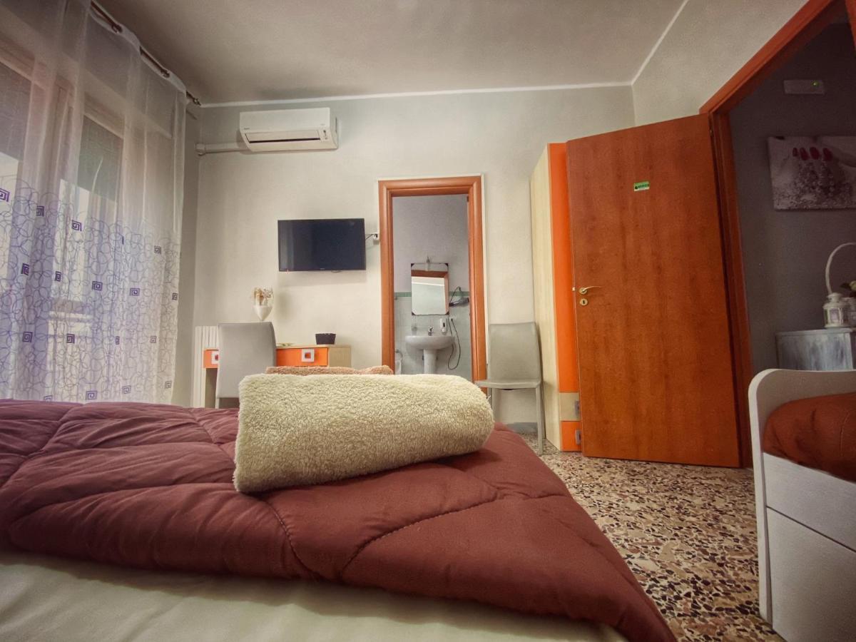 La Pietra Preziosa Bed & Breakfast Кротоне Екстериор снимка