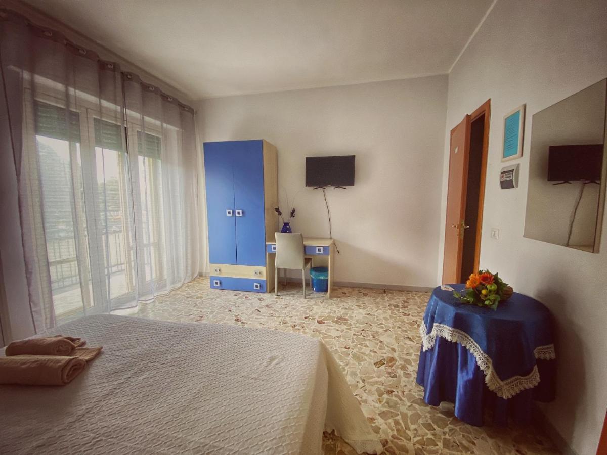 La Pietra Preziosa Bed & Breakfast Кротоне Екстериор снимка